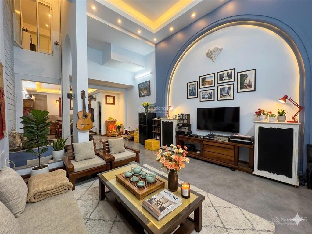 Chủ đi mỹ cần bán gấp nhà 3 tầng đường nguyễn lộ trạchđối diện toà masteri