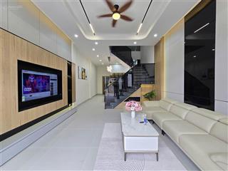 Nhà 3 tầng full nội thấtkiệt oto trường chinh