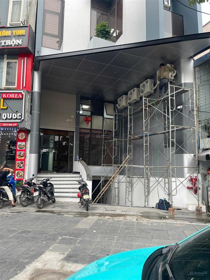 Cho thuê mặt bằng cầu diễn cạnh đh công nghiệp có hầm & thang máy khu vực cực đông đúc