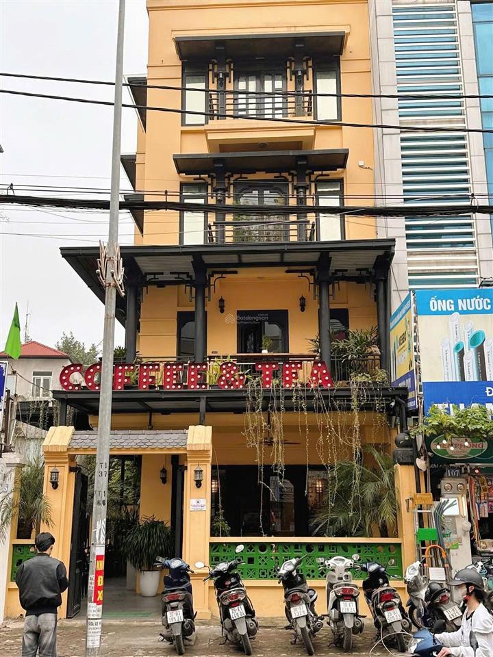 Sang nhượng quán cafe mặt phố lạc long quân lô góc 2 mặt thoáng tuyến phố kết nối hồ tây