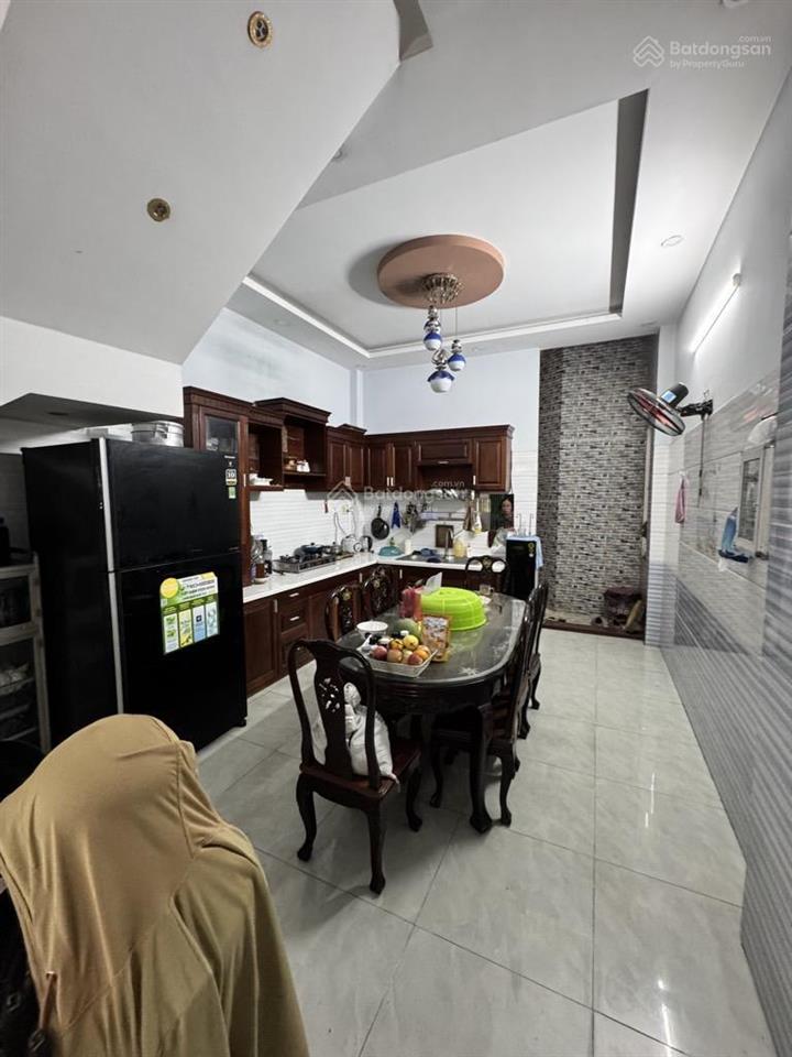 Ngộp bank bán gấp chỉ 6,8 tỷ  ngay ng v. quá q.12  dt 5m x 24m xây full  4 tầng btct  hẻm 5m.