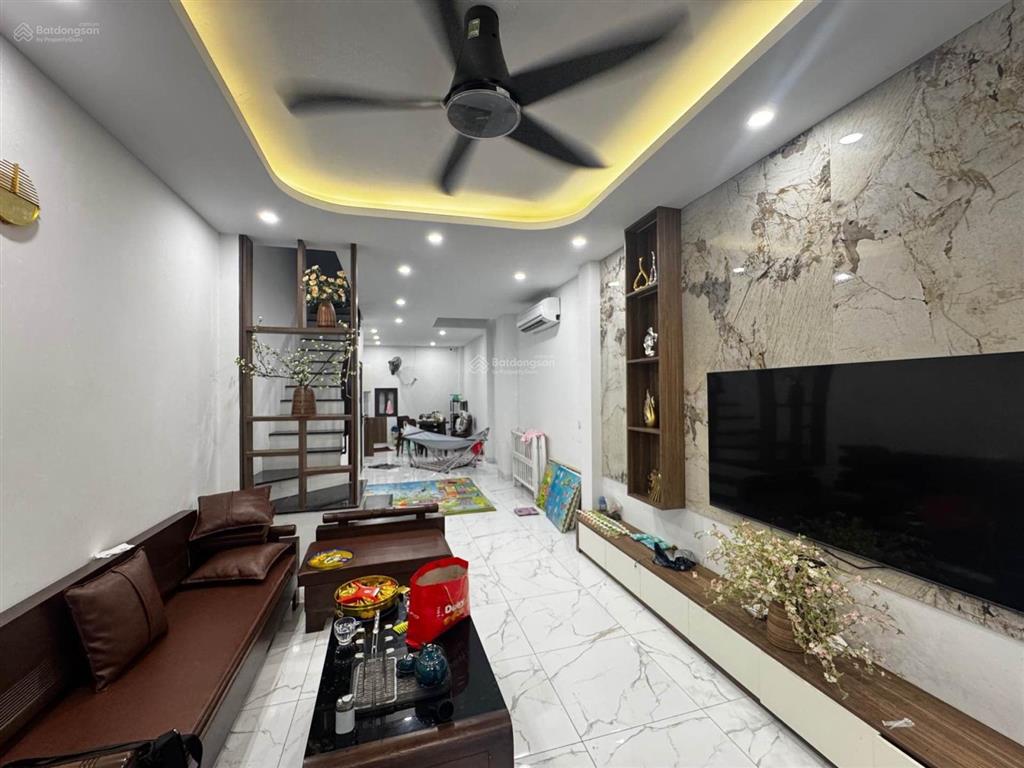 Hiếm, bán nhà 4 tầng sát ngay ngã tư xã phúc thịnh 6.2 tỷ  55m2 ô tô đỗ cửa