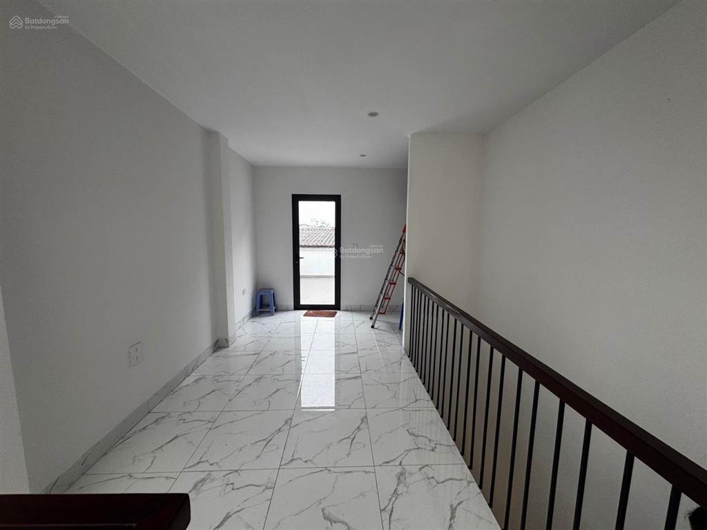 Hiếm, bán nhà 4 tầng sát ngay ngã tư xã phúc thịnh 6.2 tỷ  55m2 ô tô đỗ cửa
