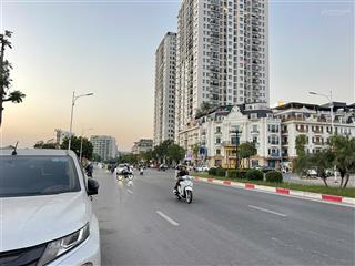 Bán toà nhà building mặt phố hồng tiến view cầu trần hưng đạo, 484 m2, 9t, mt 35 m, giá 318 tỷ.