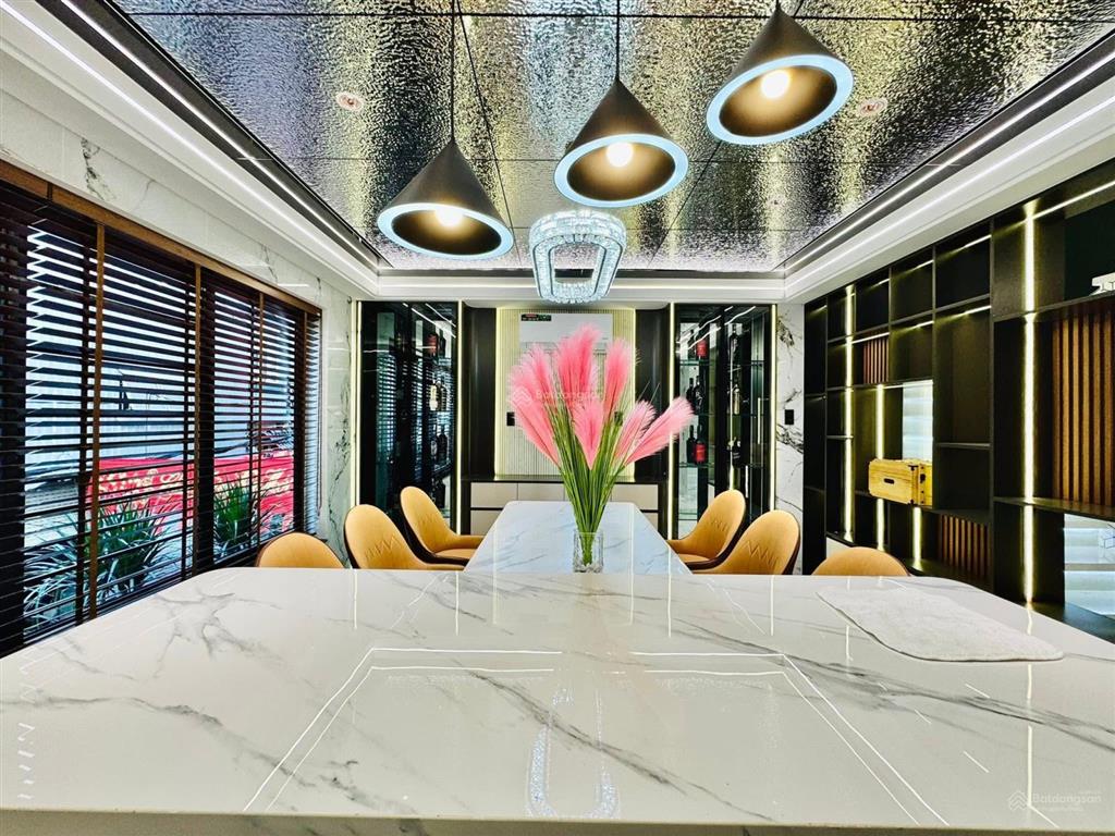Nhà 5pn khai thác chdv dòng tiền ổn định 3,9 tỷ khu đỗ xuân hợp, 75m² 4 tầng ngang 5m, hẻm 7m