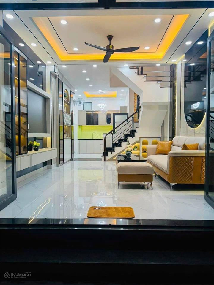 Bán nhà riêng 3,7 tỷ, 40m2  3 lầu  4pn, 3wc tại bùi quang là, p. 12, q. gò vấp. sổ hồng