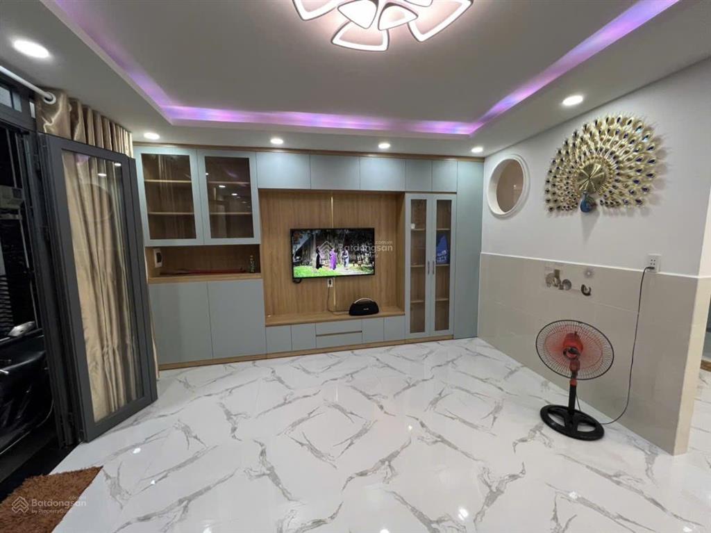 Bán nhà hẻm 77 đường chuyên dùng 9, phú thuận, giá chỉ 3,4 tỷ, dt 46 m2, 2pn 2wc.  0902 747 ***