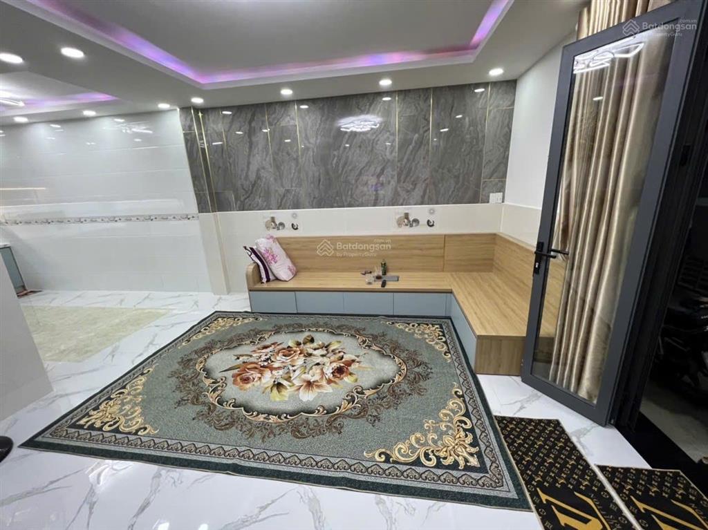 Bán nhà hẻm 77 đường chuyên dùng 9, phú thuận, giá chỉ 3,4 tỷ, dt 46 m2, 2pn 2wc.  0902 747 ***