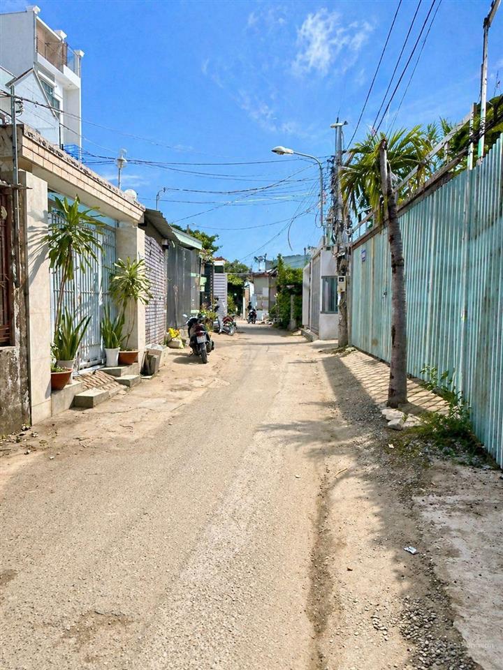 Bán nhà 4x23m, gần nguyễn văn quá, đường ô tô 6m thông, quận 12, chỉ 5,65 tỷ