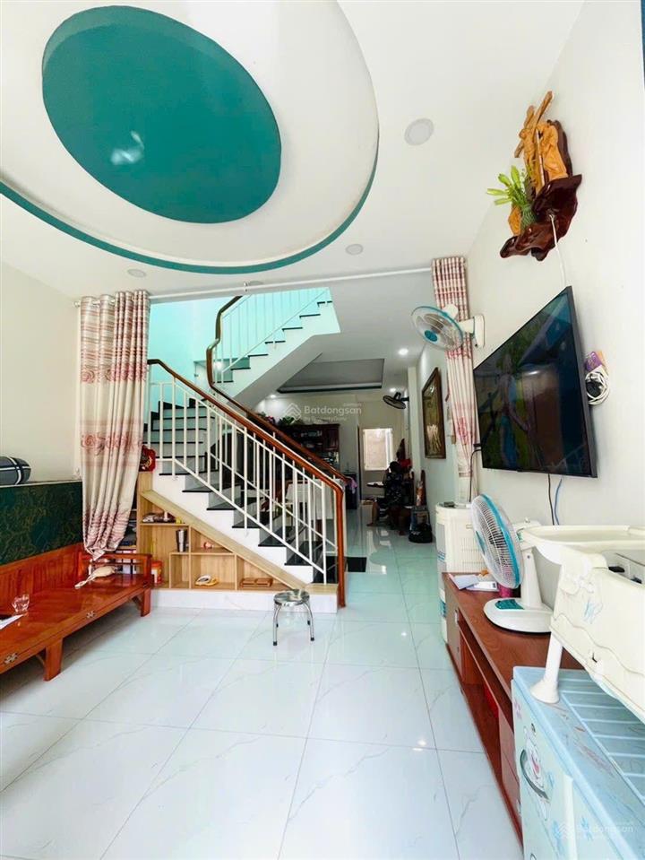 Bán nhà 3 tầng, song hành, hẻm ô tô 5m, 4x13m, quận 12, chỉ 5.5 tỷ