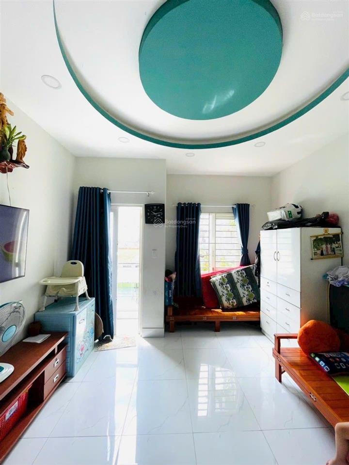 Bán nhà 3 tầng, song hành, hẻm ô tô 5m, 4x13m, quận 12, chỉ 5.5 tỷ