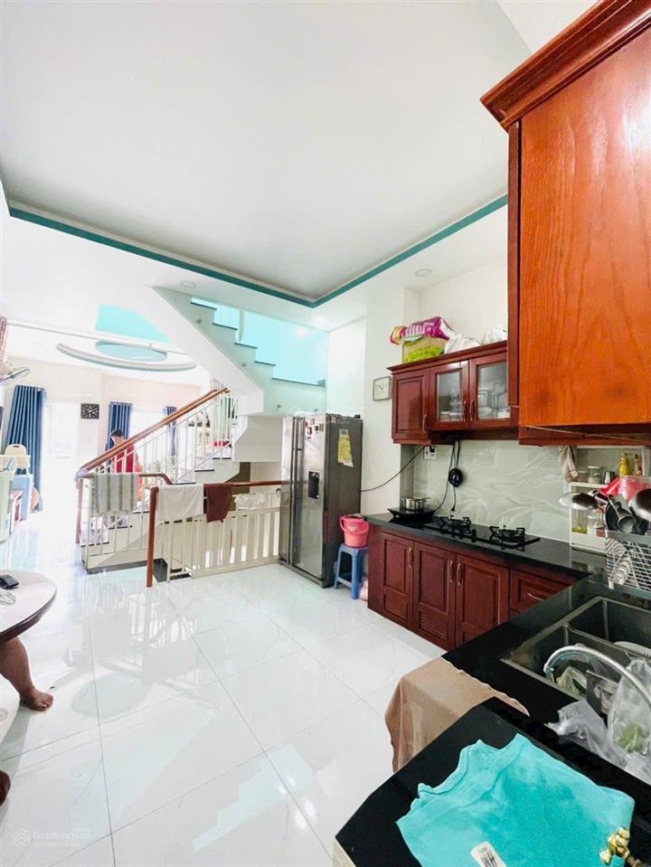 Bán nhà 3 tầng, song hành, hẻm ô tô 5m, 4x13m, quận 12, chỉ 5.5 tỷ