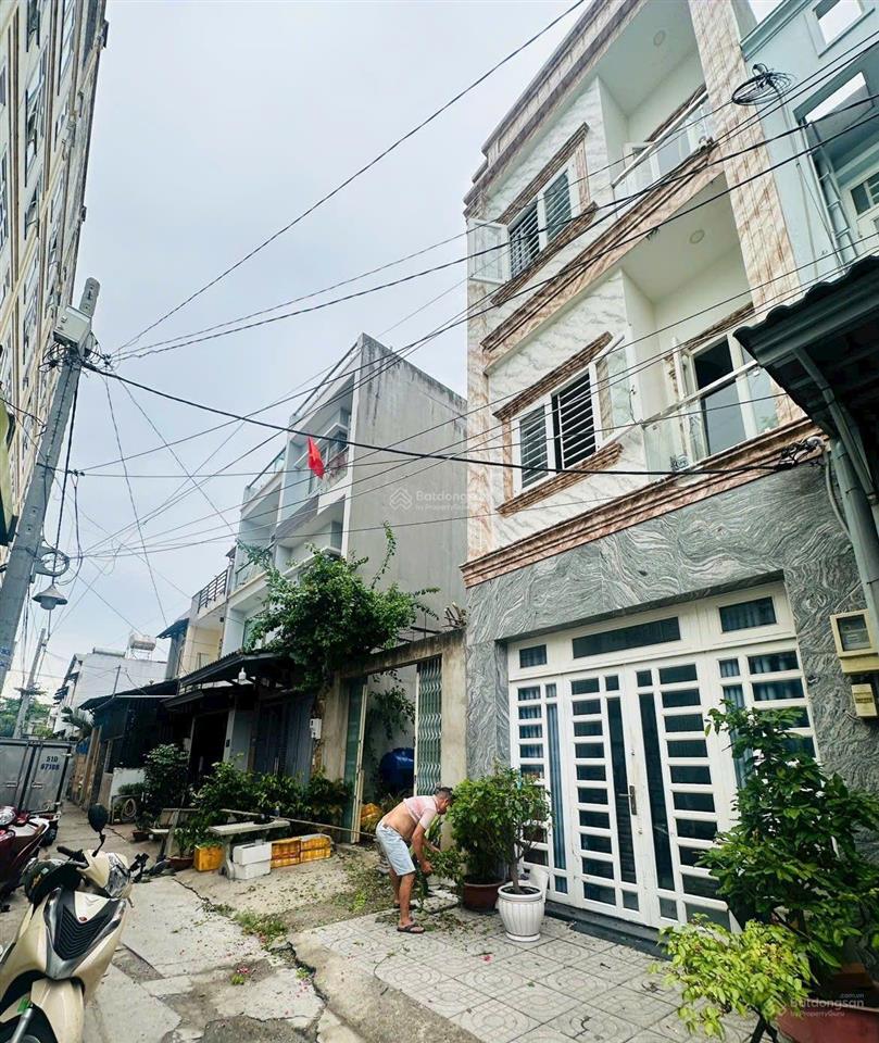 Bán nhà 3 tầng, song hành, hẻm ô tô 5m, 4x13m, quận 12, chỉ 5.5 tỷ