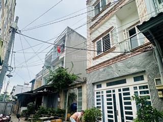 Bán nhà 3 tầng, song hành, hẻm ô tô 5m, 4x13m, quận 12, chỉ 5.5 tỷ