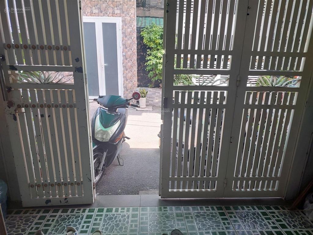 Bán nhà 2 tầng, trần thị trọng (cống lở), 4x13m, hẻm 4m, chỉ 5.5 tỷ, tân bình