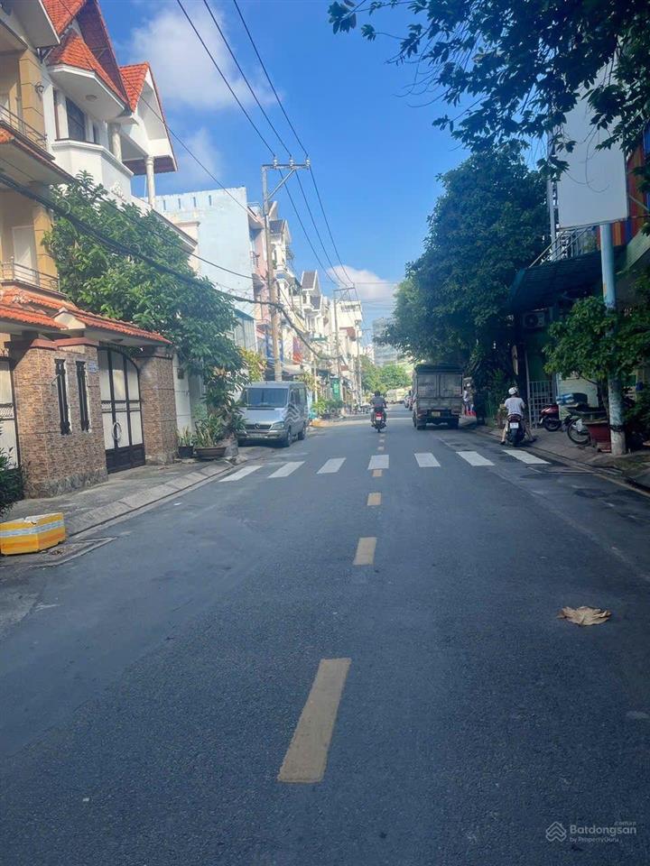 Bán nhà mt đường đht 17, 2 tầng, 3,7x21m, gần chợ cầu, chỉ 5,5 tỷ, quận 12