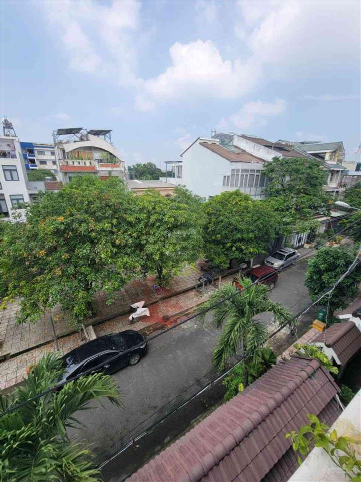 Bán nhà 8x17m, hầm + 3 tầng, đường 10m, nguyễn văn quá, kdc an sương, 14. x tỷ, quận 12