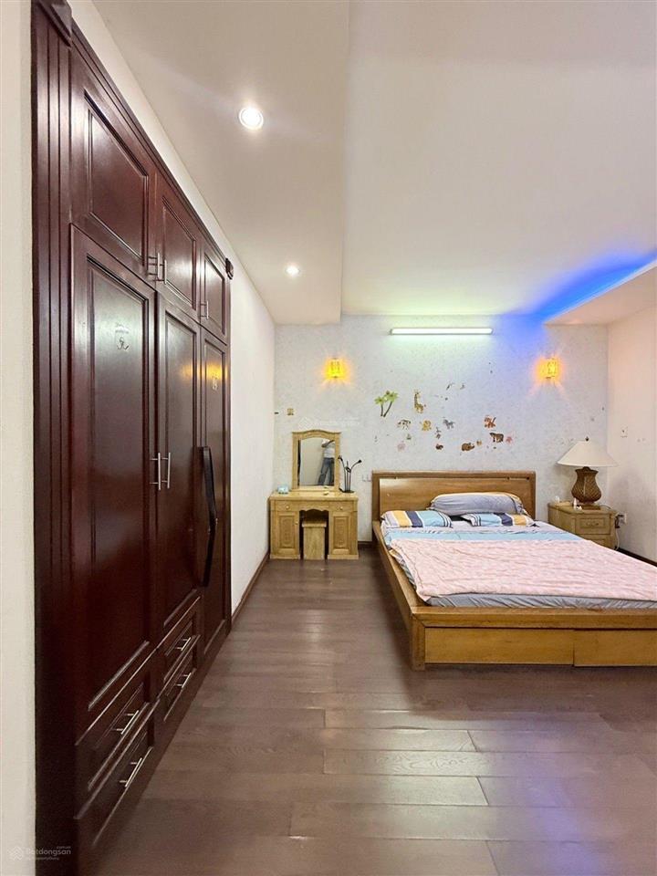 Bán nhà 4 tầng, 5x20m, gần cầu tham lương  trường chinh, đường 12m, giá 12.5 tỷ, quận 12