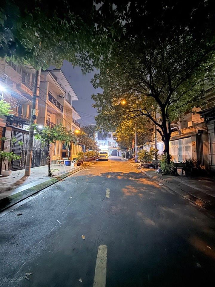 Bán nhà 5x20m, gần đường dương thị giang, đường 8m, nhà cấp 4, chỉ 8,9 tỷ, quận 12