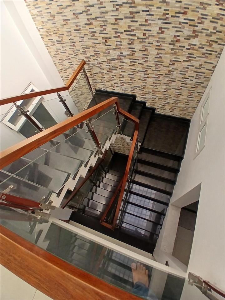 Bán biệt thự 3 tầng, 7x26m, gần trường chinh, đường 6m, giá 14 tỷ, quận 12
