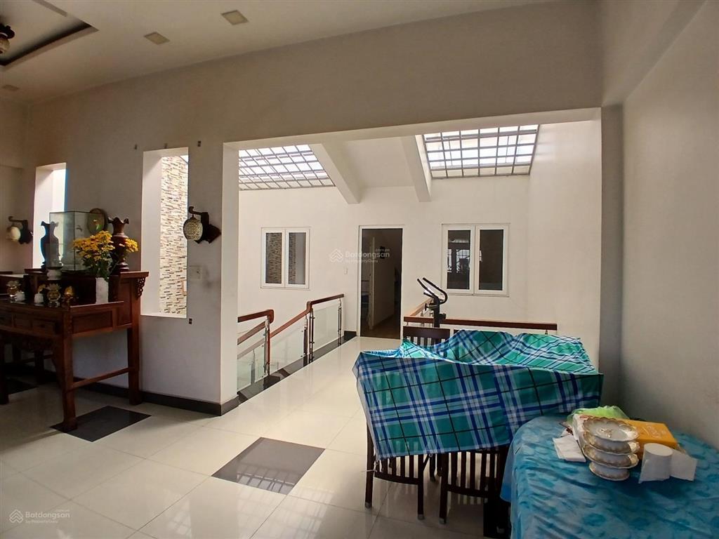 Bán biệt thự 3 tầng, 7x26m, gần trường chinh, đường 6m, giá 14 tỷ, quận 12