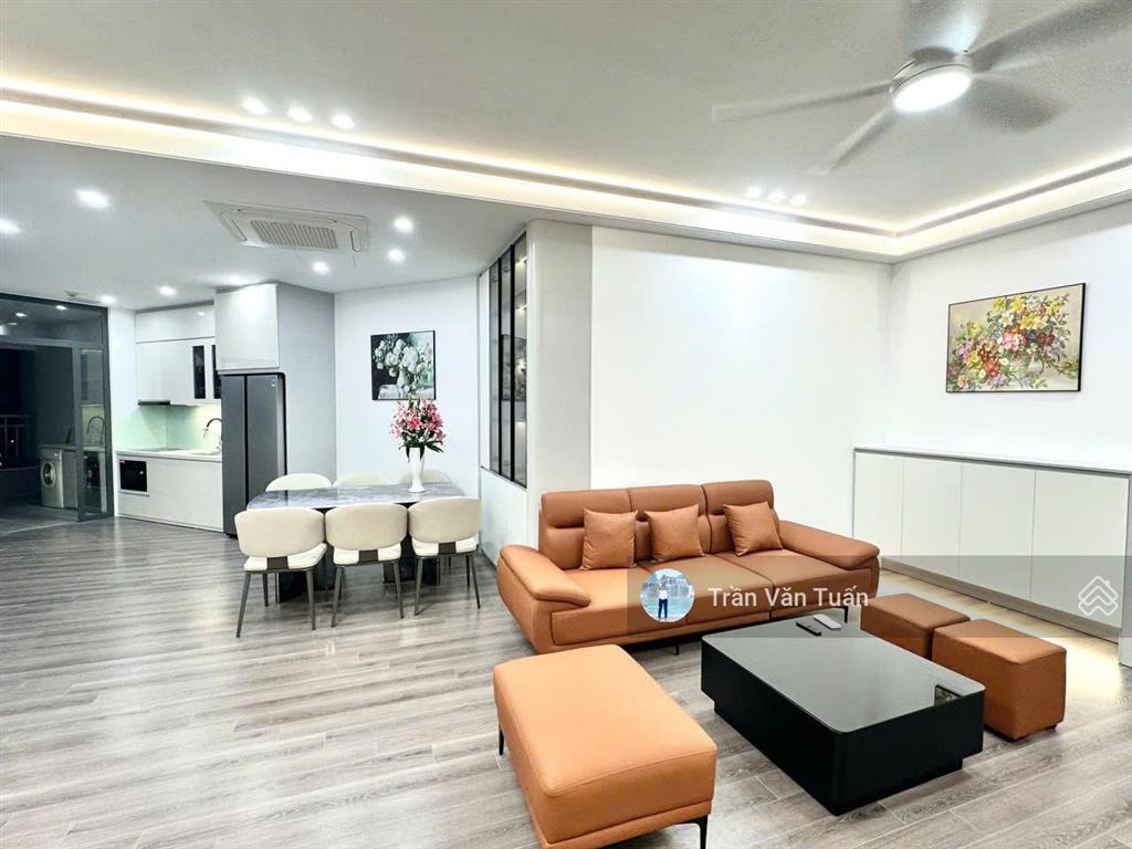 Chính chủ bán căn hộ chung cư 120m2 tòa 17t1 hoàng đạo thúy, 3pn + 2wc, full nội thất, giá 10,3 tỷ
