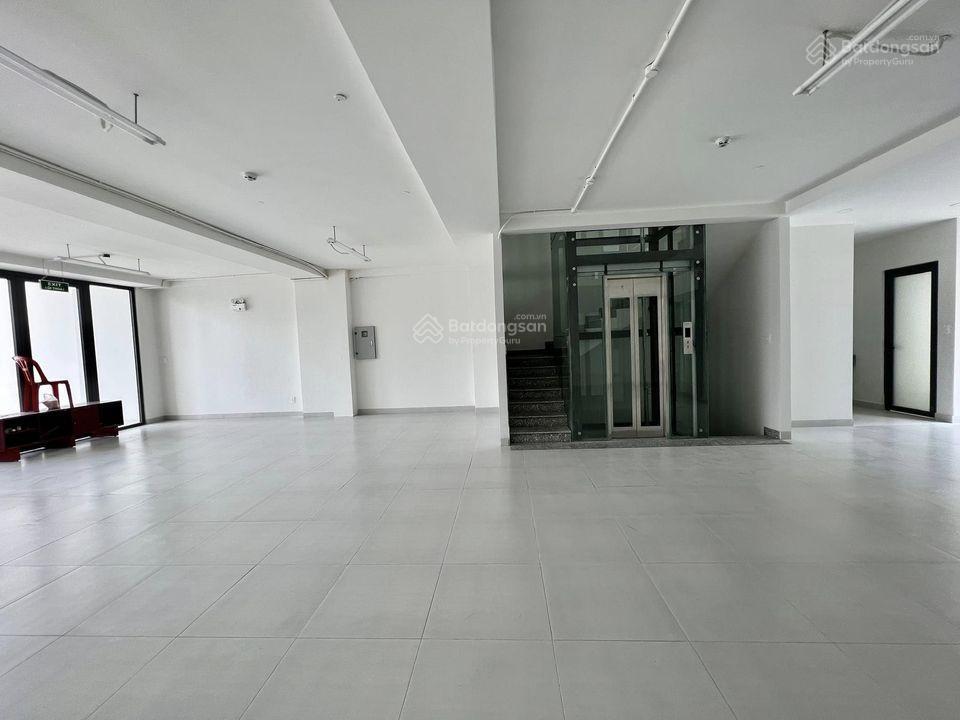 Cho thuê góc 2mt qq1 ba vì  đồng nai, phường 15, quận 10. dt 3000m2 hầm trệt lửng 5 lầu thang máy