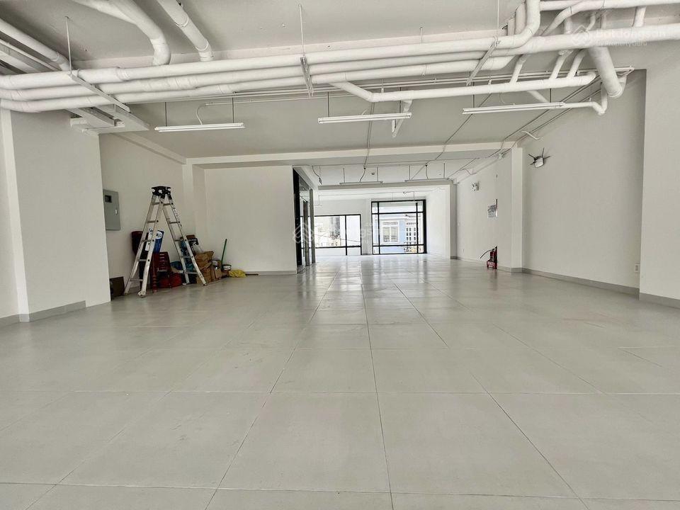 Cho thuê góc 2mt qq1 ba vì  đồng nai, phường 15, quận 10. dt 3000m2 hầm trệt lửng 5 lầu thang máy