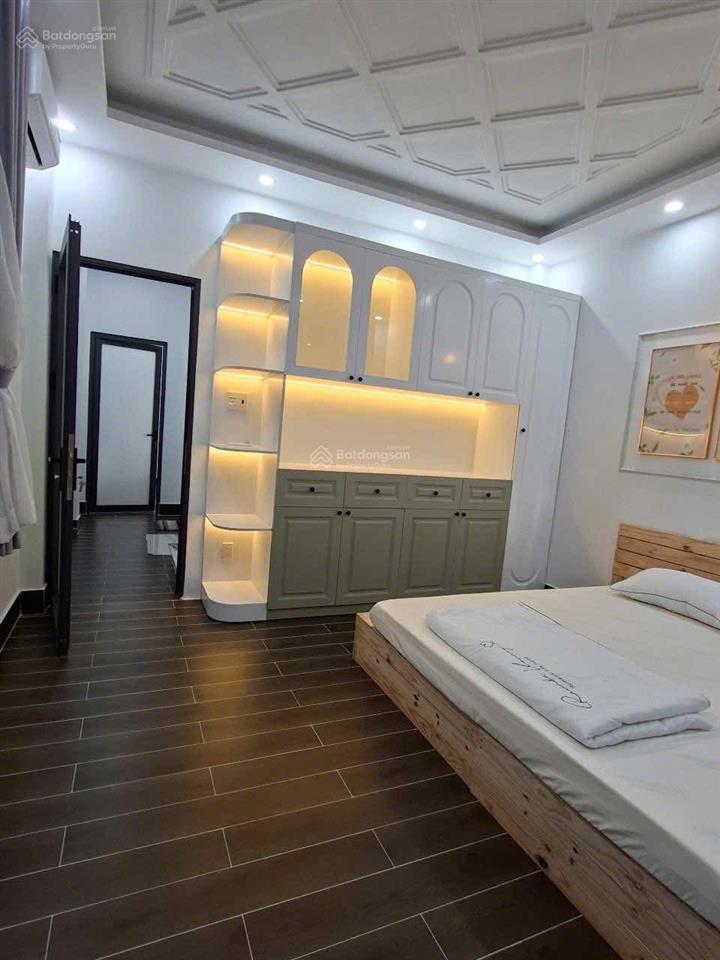 Siêu phẩm trên 3 tỷ. nhà hẻm xe hơi 9m gần trục ql13, dt= 52m2, 4pn, 5wc, đầy đủ sổ hồng,