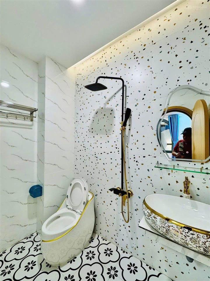 Bán nhà 40m2 3 tầng phan văn hân, 4 pn, 3wc, đường lớn kinh doanh đa ngành nghề