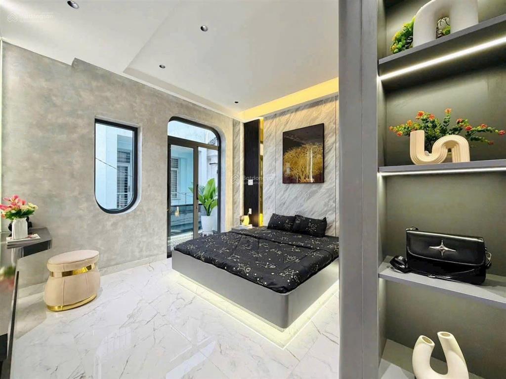 Bán nhà hxh 4m thích quảng đức, nhỉnh 3 tỷ, nhà mới 40m2, 3 tầng, 3 phòng ngủ lớn