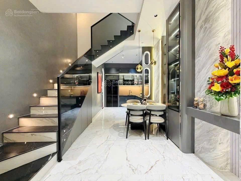 Bán nhà hxh 4m thích quảng đức, nhỉnh 3 tỷ, nhà mới 40m2, 3 tầng, 3 phòng ngủ lớn