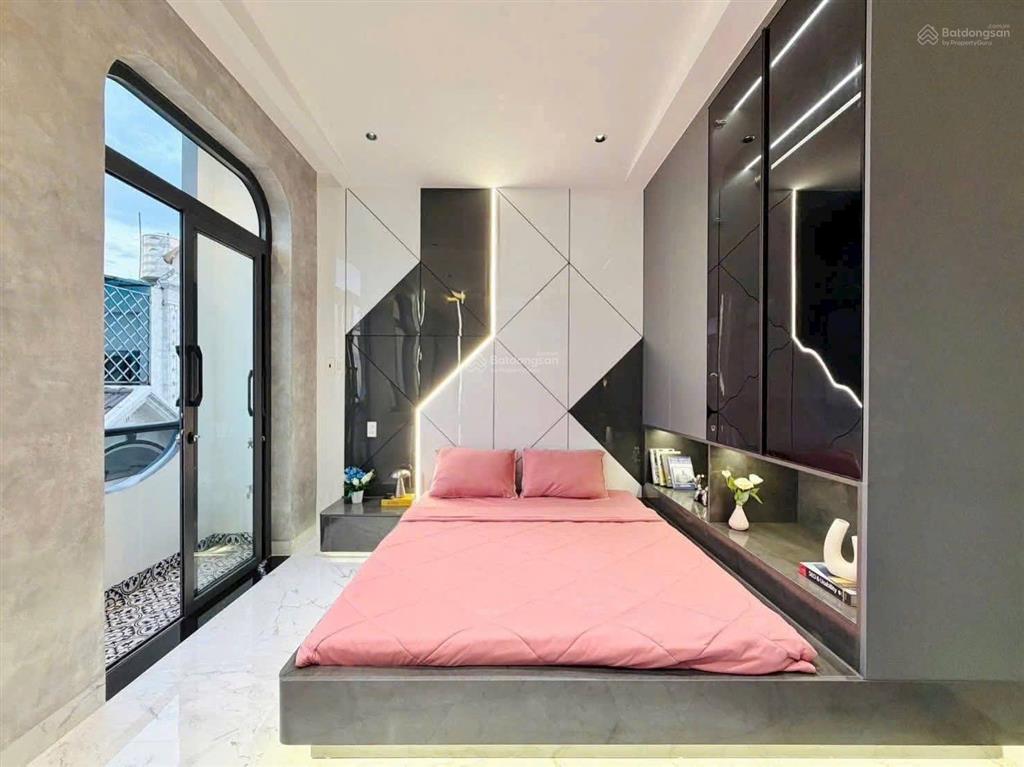 Bán nhà hxh 4m thích quảng đức, nhỉnh 3 tỷ, nhà mới 40m2, 3 tầng, 3 phòng ngủ lớn
