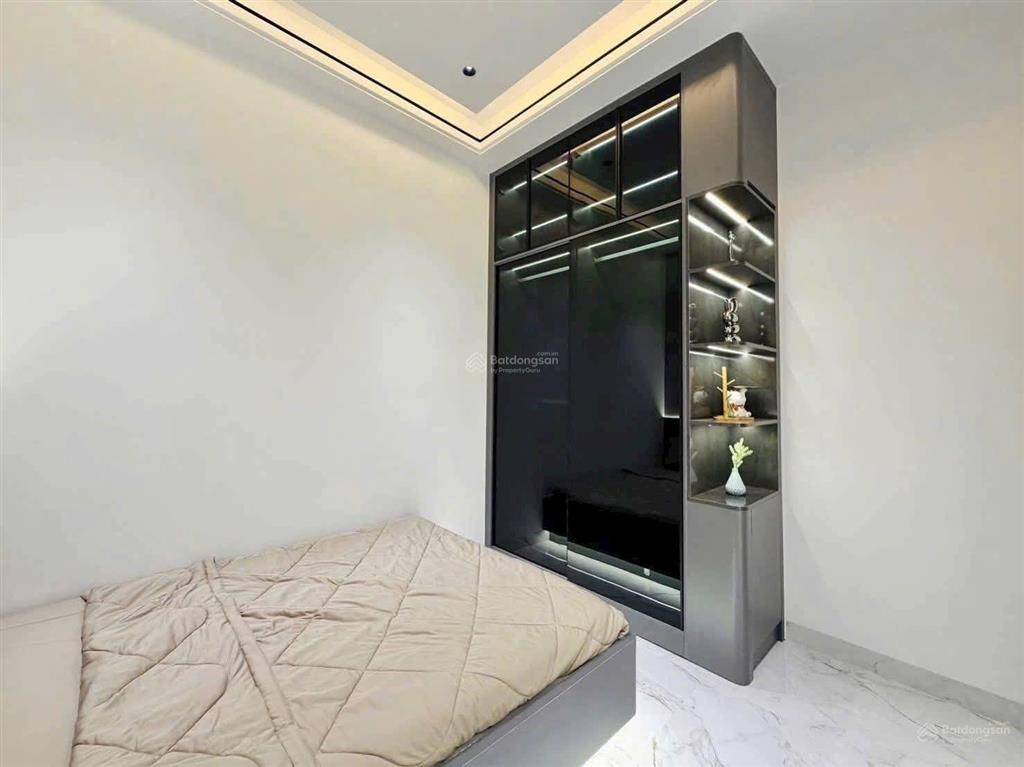 Bán nhà hxh 4m thích quảng đức, nhỉnh 3 tỷ, nhà mới 40m2, 3 tầng, 3 phòng ngủ lớn