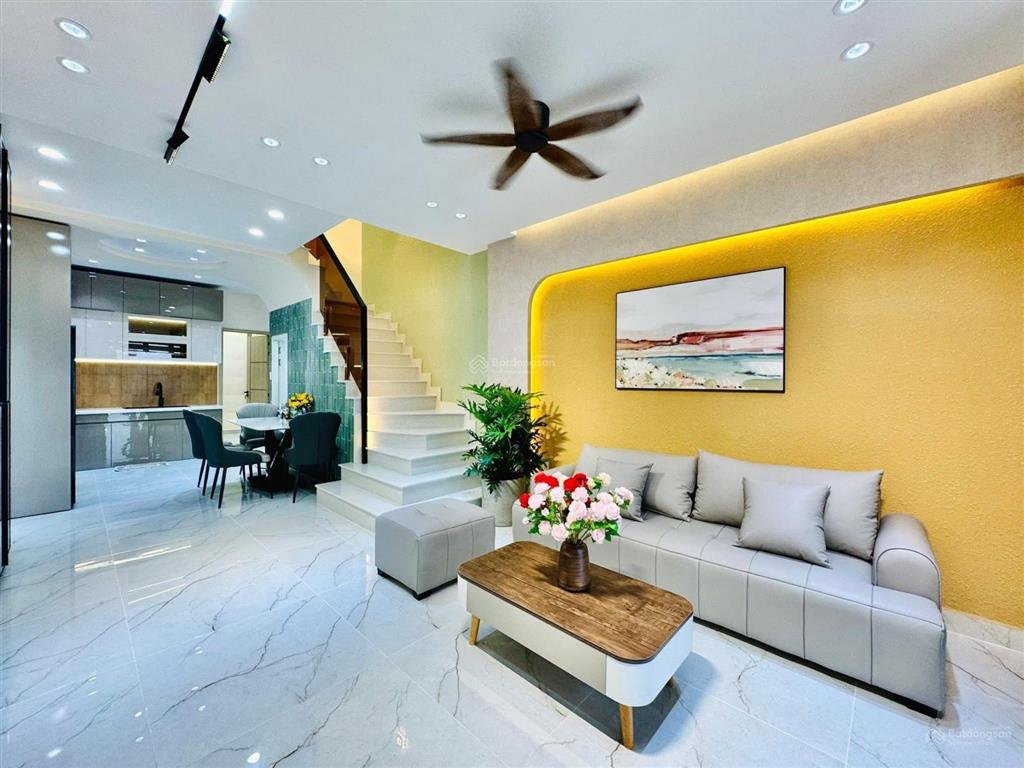 Dưới 3 tỷ /bán nhà khu đường hiệp bình 48m2, hẻm 5m, 3 tầng 3pn, nhà mới xây