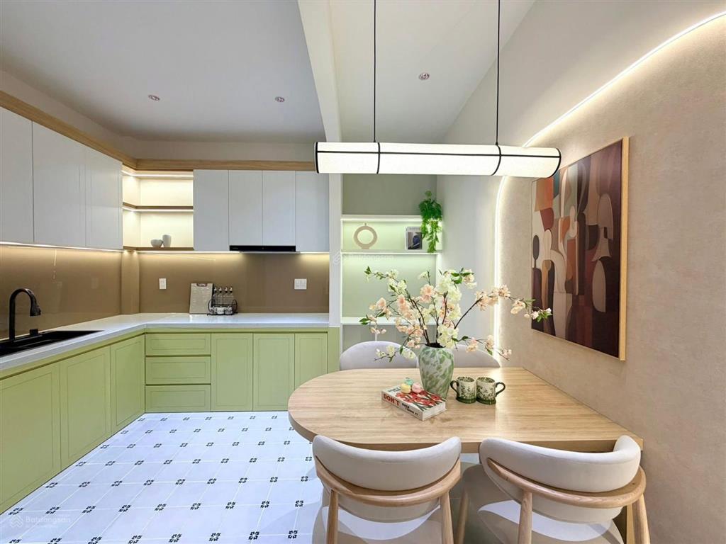 Siêu phẩm hxh 6m nguyễn thiện thuật, quận 3, 40m2, 2 tầng, 2pn