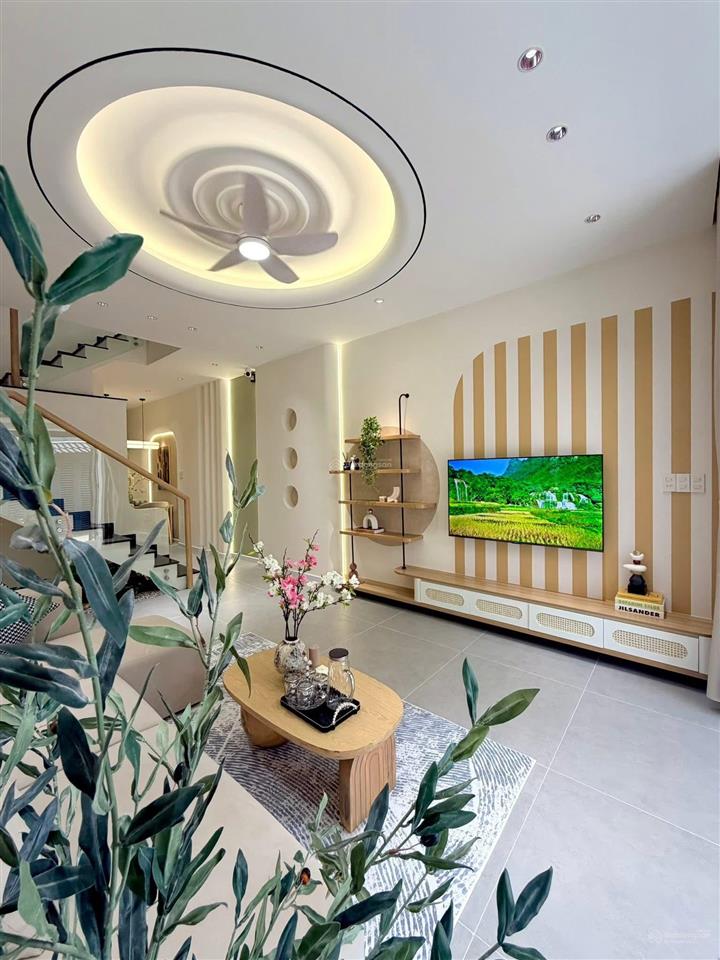 Bán nhà 3 tỷ 1 đường số 8, hẻm lớn xe hơi, 40m2, 2 tầng, 2 phòng ngủ
