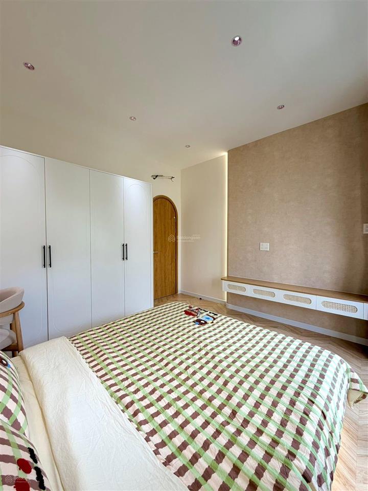 Bán nhà 3 tỷ 1 đường số 8, hẻm lớn xe hơi, 40m2, 2 tầng, 2 phòng ngủ
