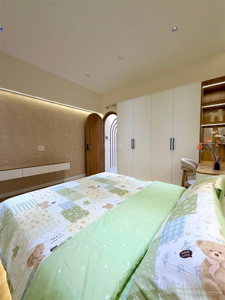 Bán nhà 3 tỷ 1 đường số 8, hẻm lớn xe hơi, 40m2, 2 tầng, 2 phòng ngủ