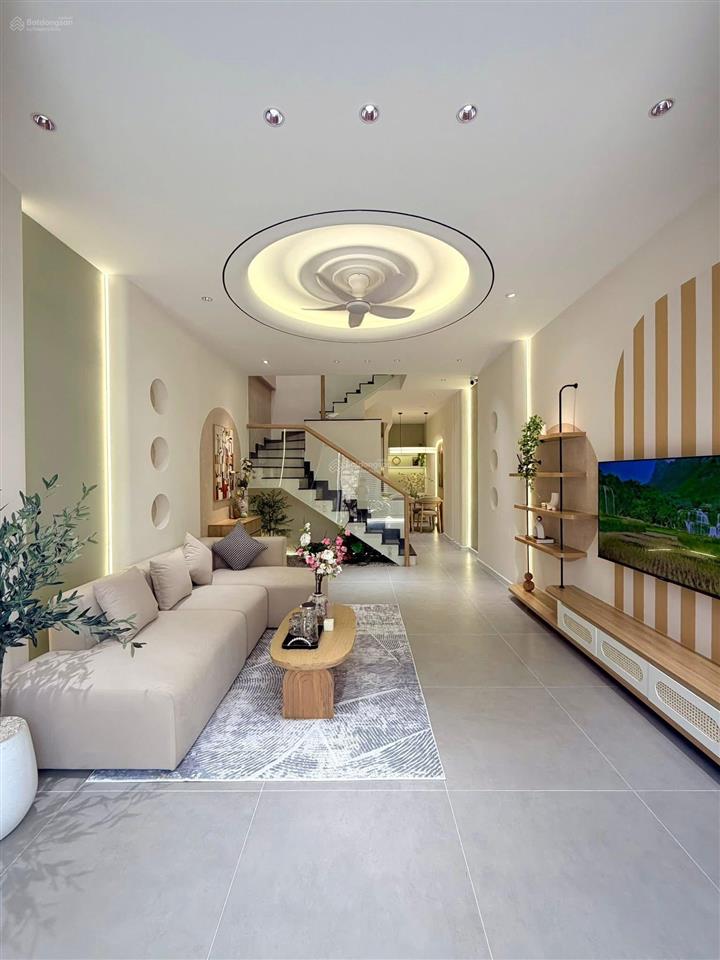Bán nhà 3 tỷ 1 đường số 8, hẻm lớn xe hơi, 40m2, 2 tầng, 2 phòng ngủ
