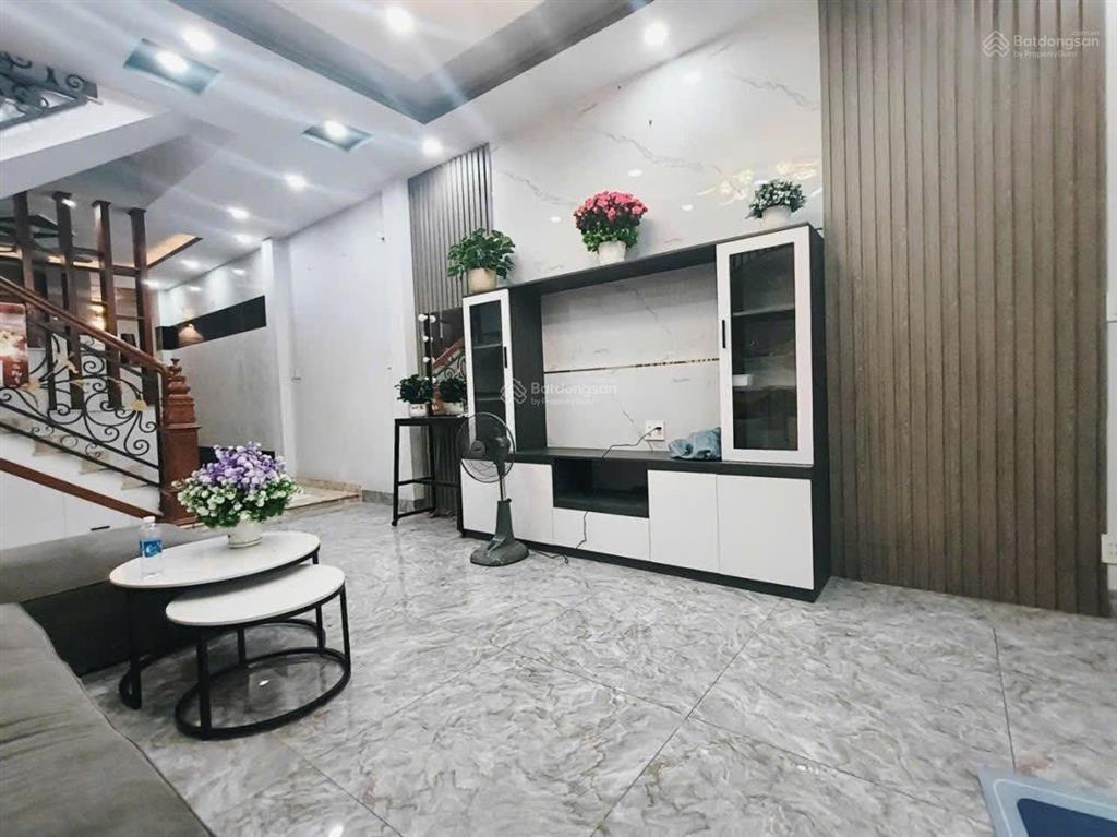 Bán nhà 4 tầng/ 4 tỷ/ 48m2/ 4 phòng ngủ/ 4 wc/ nhà cmt8, p. hòa hưng
