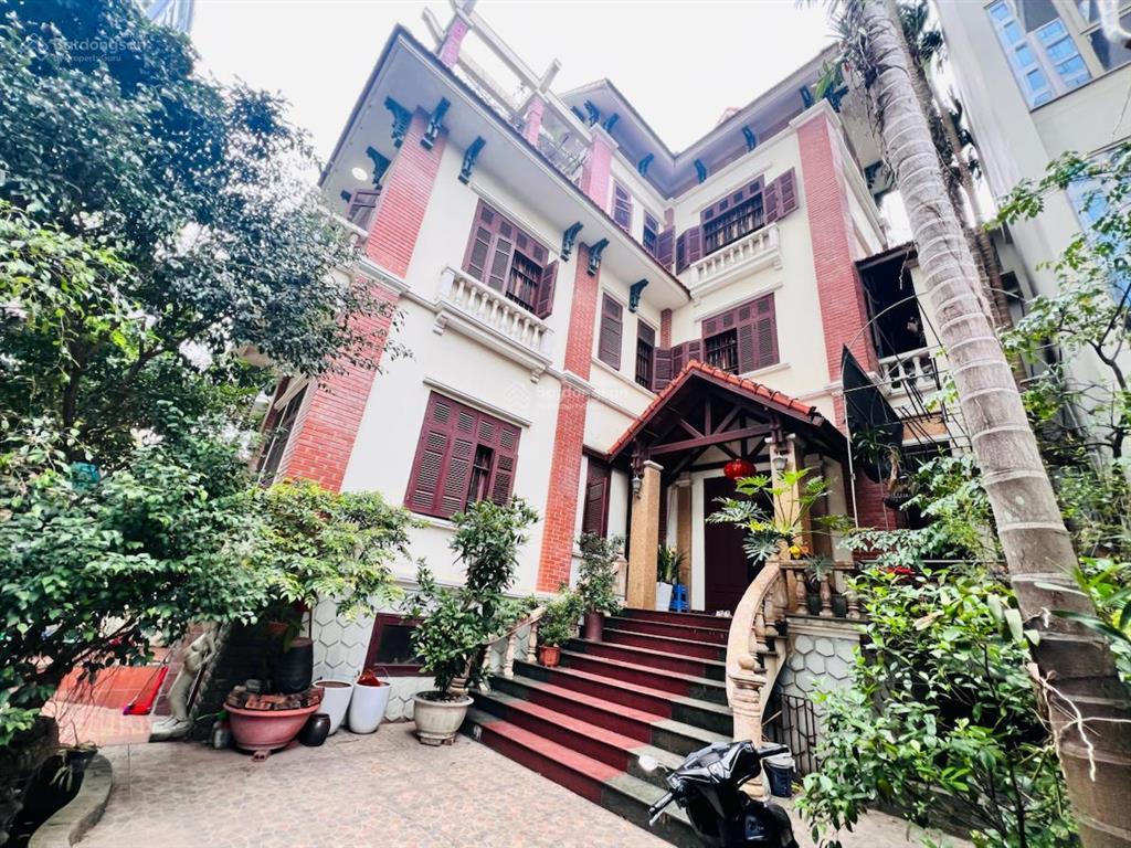 Rẻ đẹp!!! bán gấp nhà đào tấn 130m2 x 10m mặt tiền  3 ô tô tránh đỗ  kinh doanh.