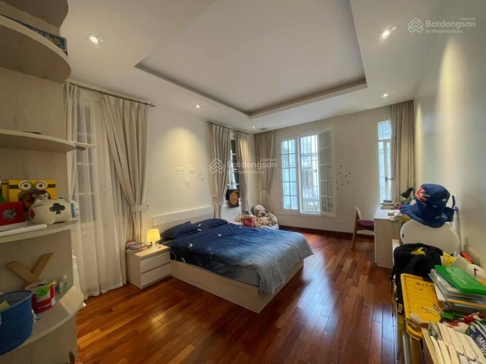 Biệt thự phố liễu giai 130m2 x 10m mặt tiền  3 ô tô tránh đỗ  kinh doanh.