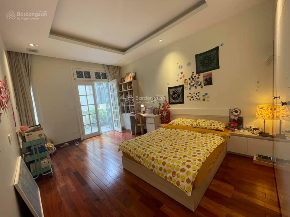 Biệt thự phố liễu giai 130m2 x 10m mặt tiền  3 ô tô tránh đỗ  kinh doanh.