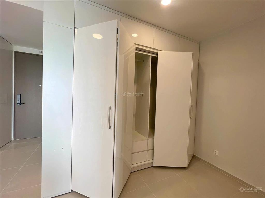 Giá gấp! bán căn hộ 2pn2wc 69m2 có sổ ban công lớn, căn góc view nội khu, full nội thất giá 3,4 tỷ