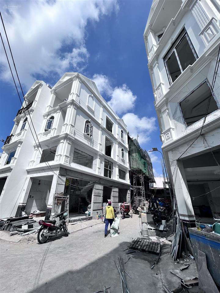 Nhà phố pearl riverside phú định quận 8