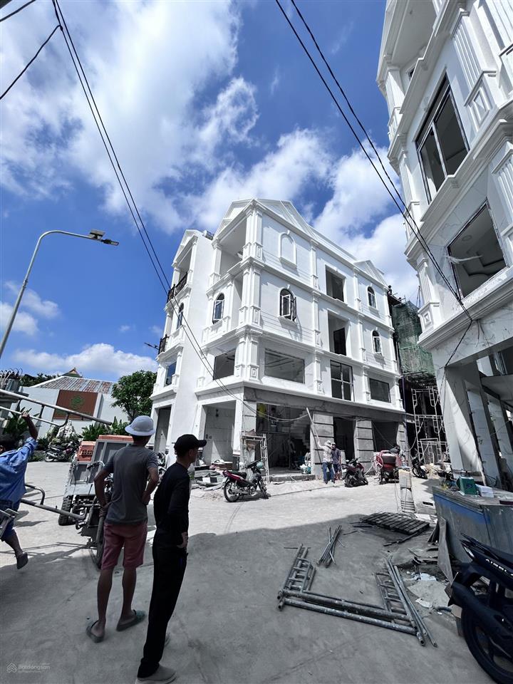 Nhà phố pearl riverside phú định quận 8