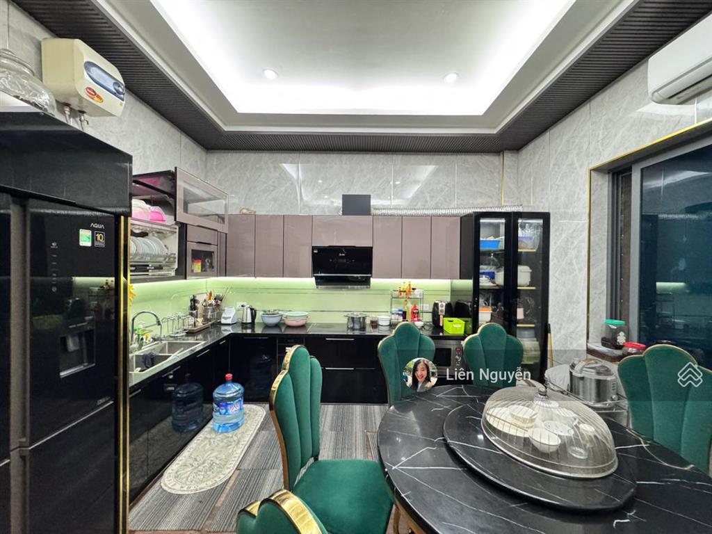 Bán nhà mặt phố phùng hưng, 55m2, 3 tầng, mặt tiền 3.5m, giá 32.5 tỉ, cho thuê 45 tr/tháng