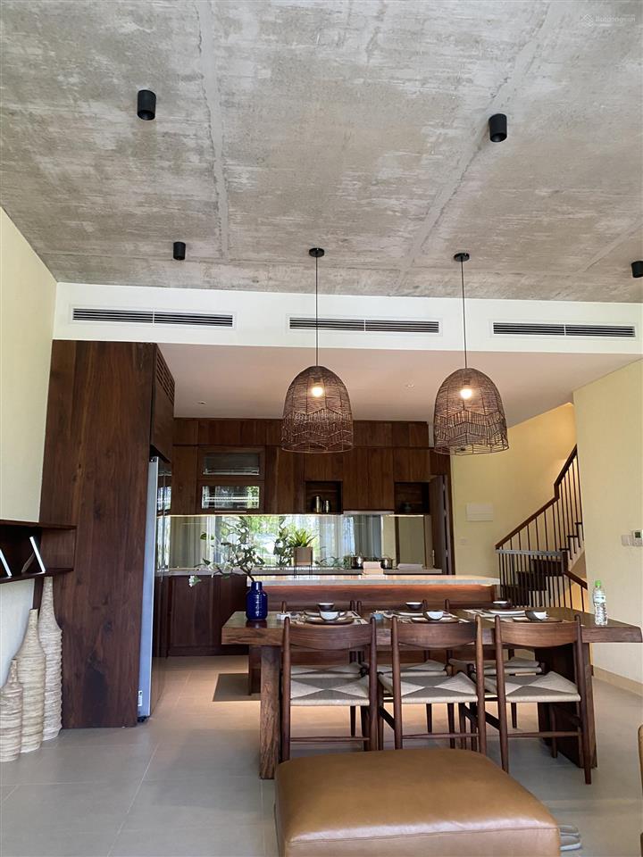 Chính chủ cần bán nhanh căn villa full nội thất ngay cạnh rừng dừa 7 mẫ