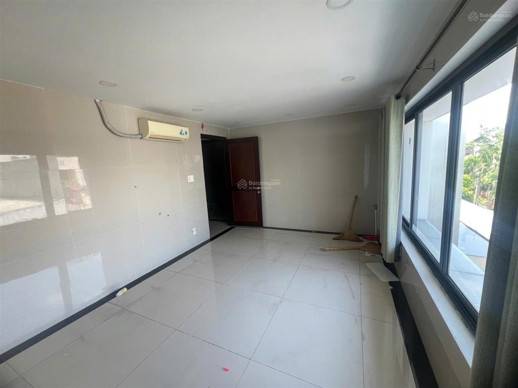 Cho thuê biệt thự ngay gigamall thủ đức, 8x16m, hầm 4 tầng thang máy giá 38tr/th, dtsd hơn 450m2